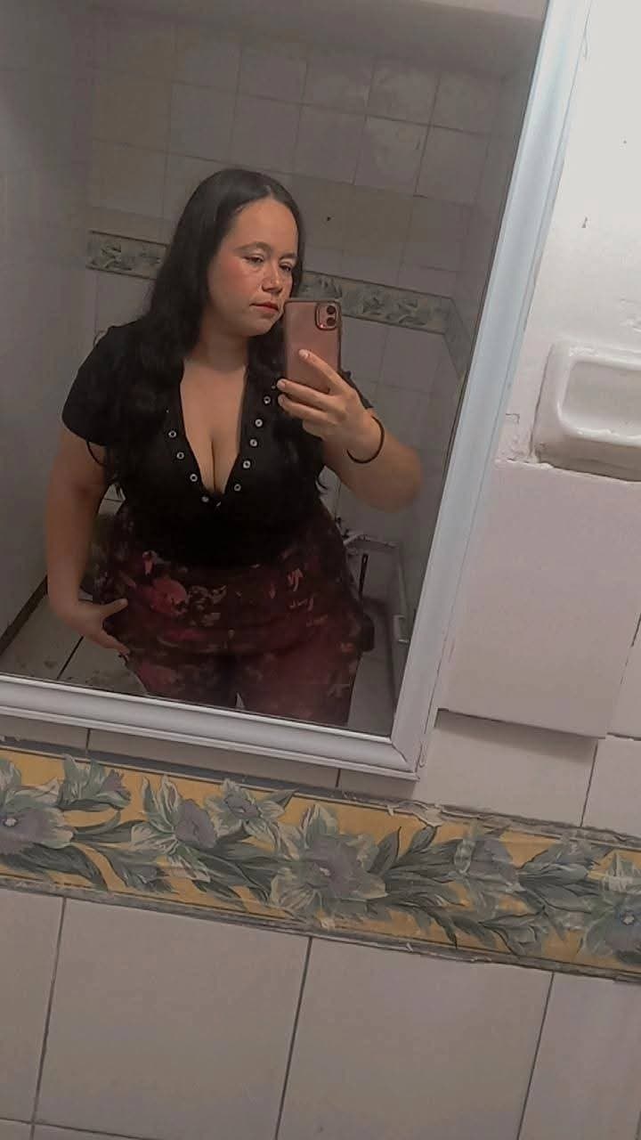 PEAR SHAPE THICK CURVY LATINA SSBBW BIG BOOTY ASS