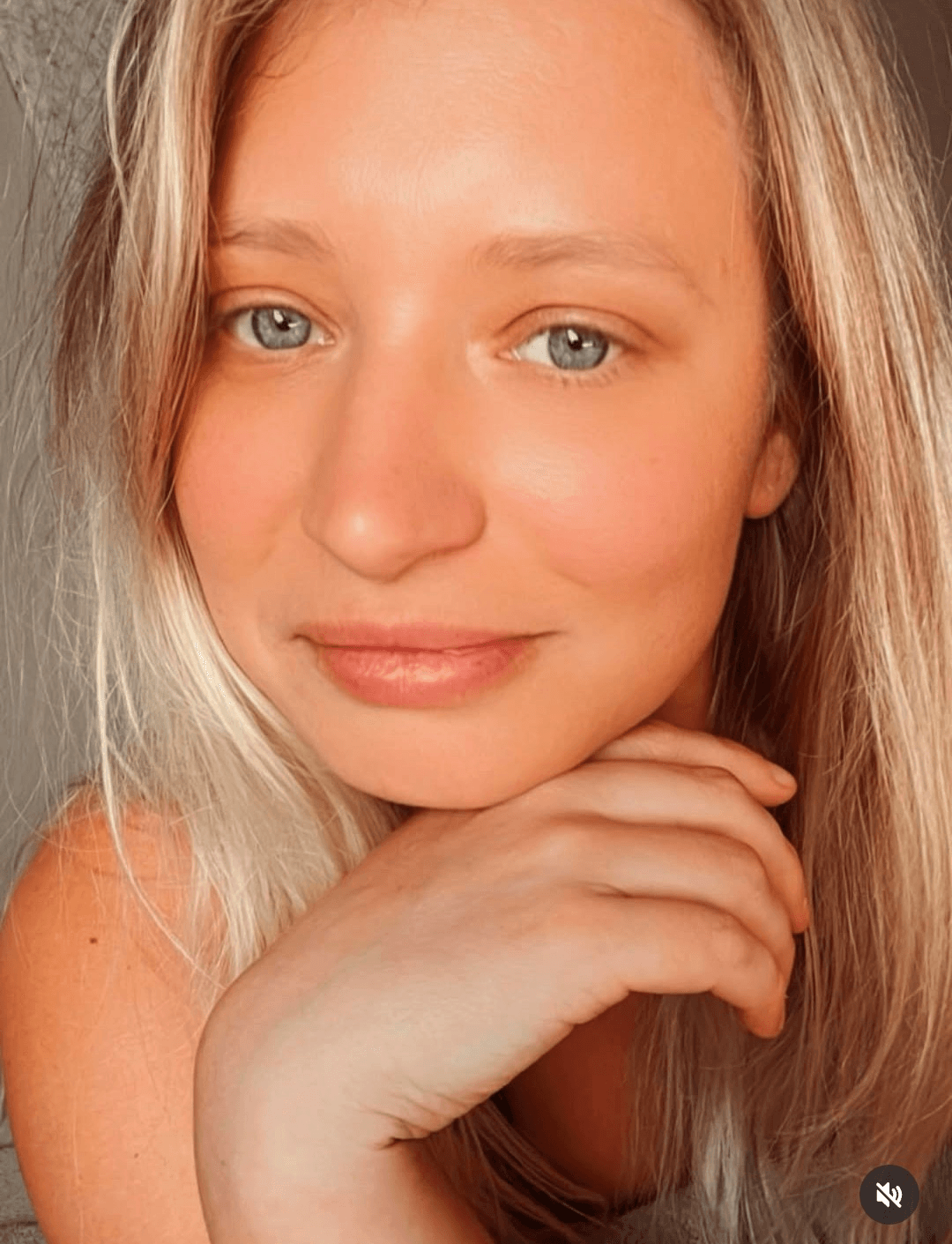 Stupid Dungeons and Dragons nerdy slut definitely needs locked up in a dungeon. Look at that face.?