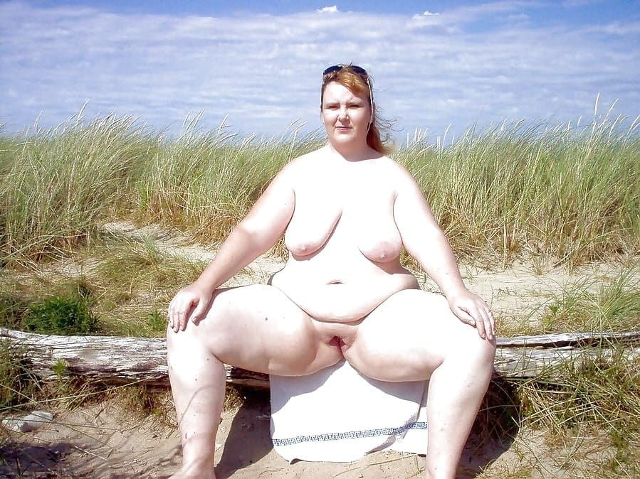BBW- Grosse cochonne sur la plage