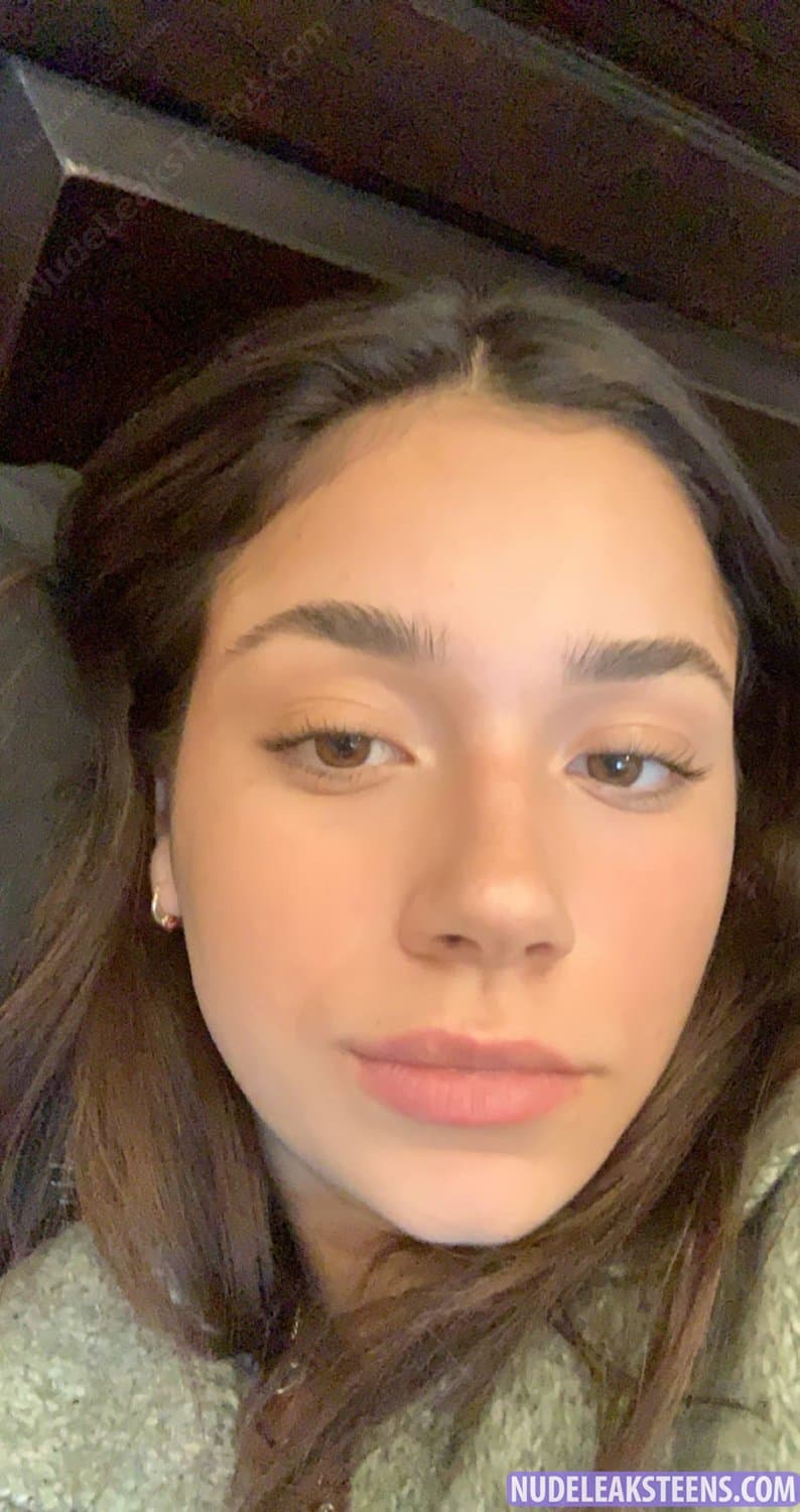 She show her perfect naked body on snapchat LEAKED