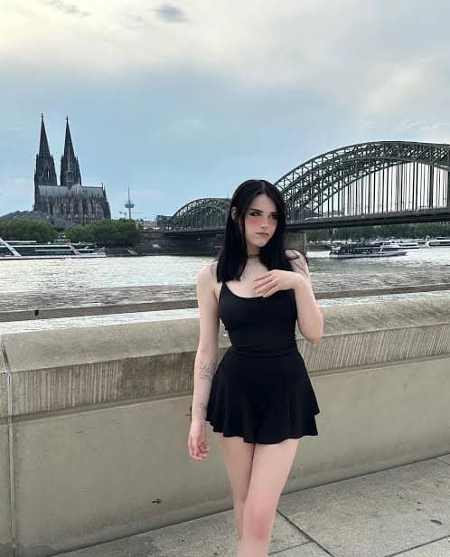 shadowifey in spiderman cosplay