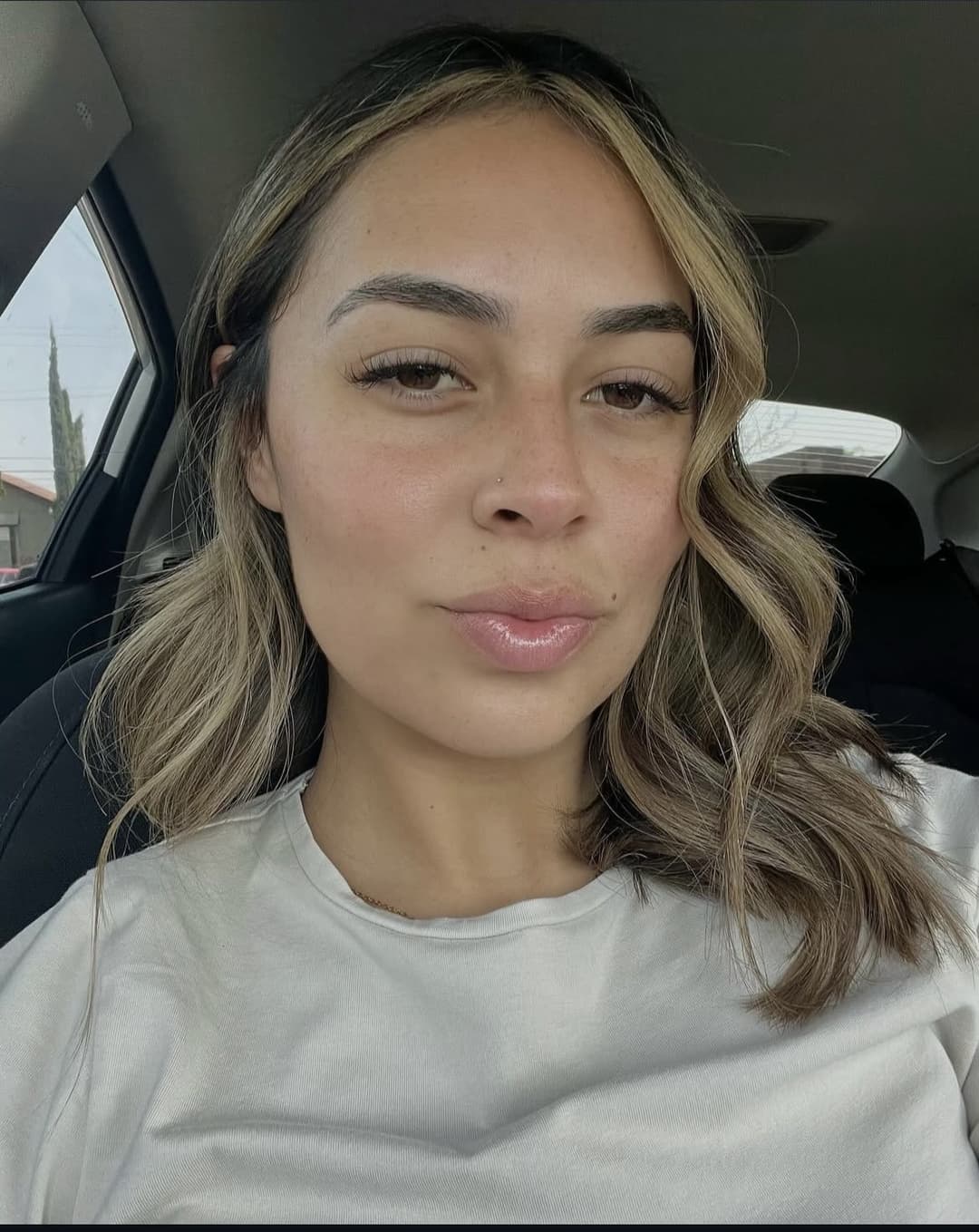 Who would fuck my small tit cousin dm me to chat