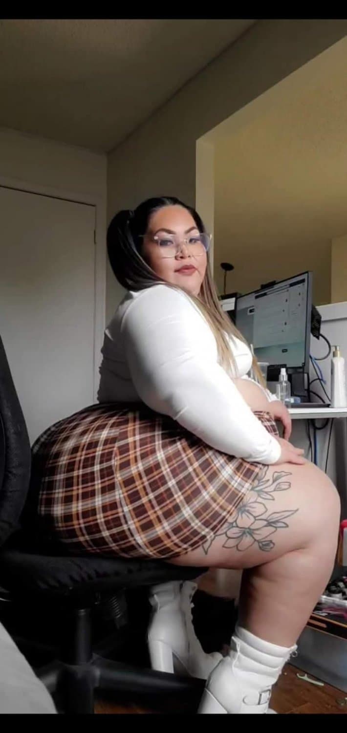 MASSIVE HUGE THICK BIG OLE BOOTY ASS SSBBW LATINA