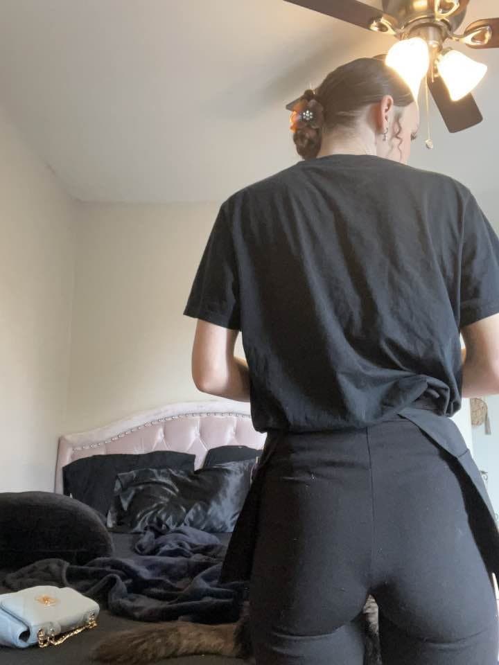 Click to view full size Jessica, 19 FL, wears a cross, so cum across her religiously