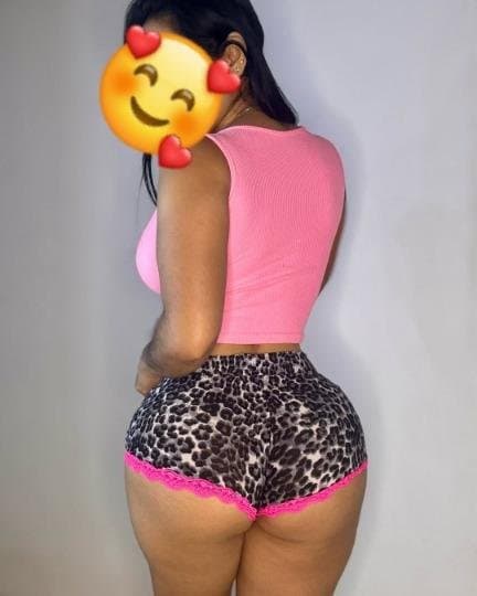 Thick Latina long ass tongue sloppy ass throat BBC IPHONE REPAIR GUY HOOKED ME UP