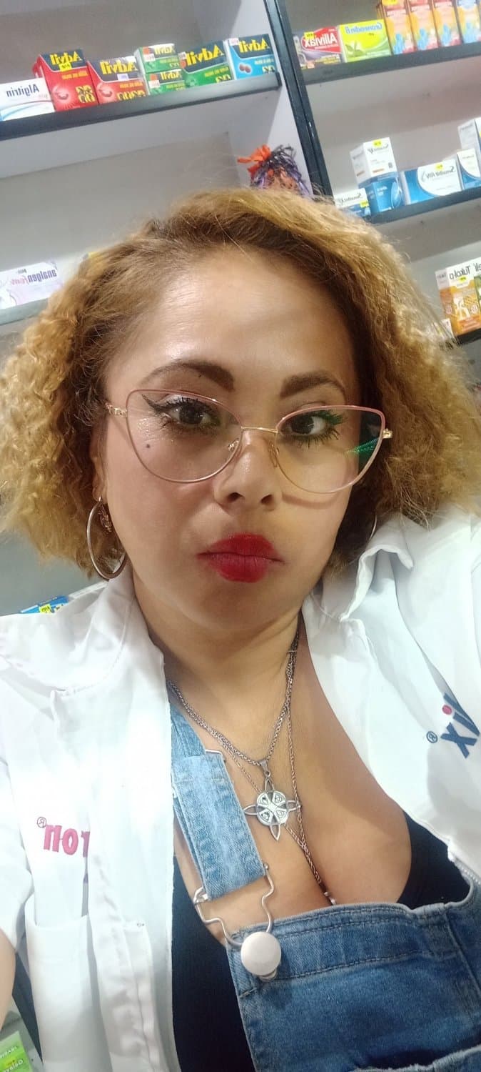 Gaby Bravo Puta Farmaceutica