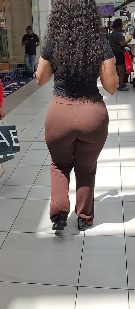 2 Big Booty Latin Sisters At the Mall