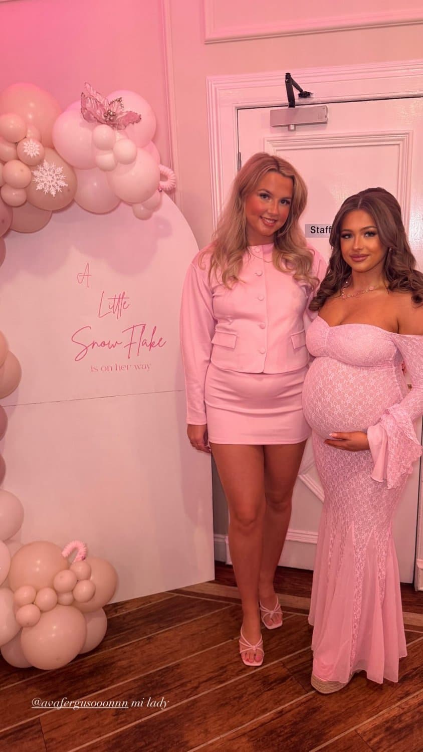 Pregnant teen Hannah big tits 2