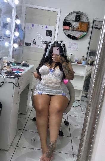Real Latina bbw sister with a FAT pussy imprint and a fat booty PHONE HACKED . Real photos