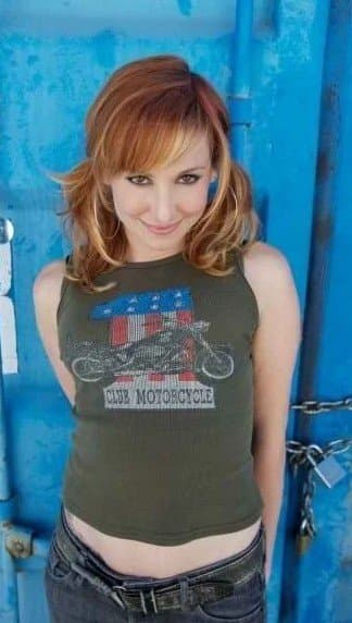 Red headed Kari Byron. Love when the dorky nerdy chic is also super sexy hot