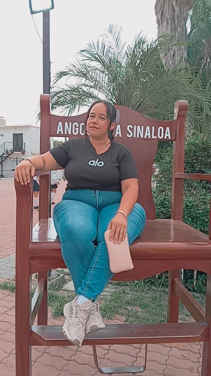 PEAR SHAPE THICK CURVY LATINA SSBBW BIG BOOTY ASS