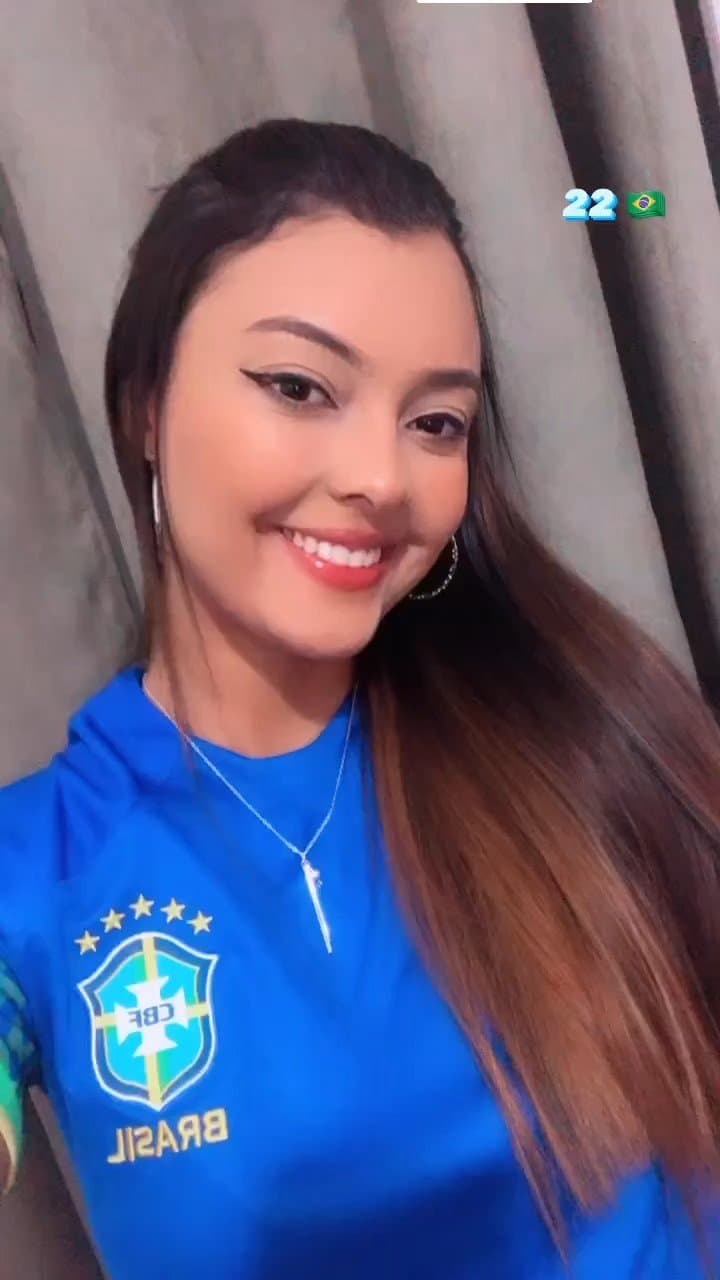 Isabella crente peituda / Isabella busty believer