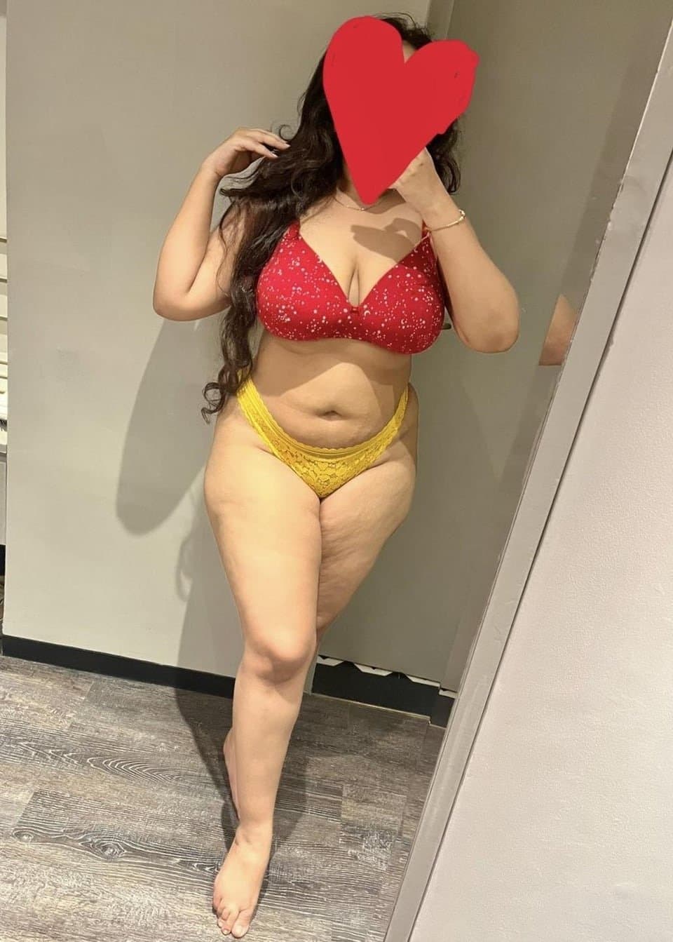 Punjabi indian desi milf takes cum