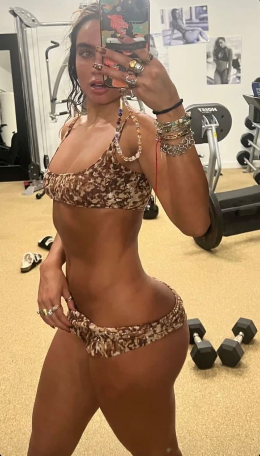 Click to view full size Fit chick Mix