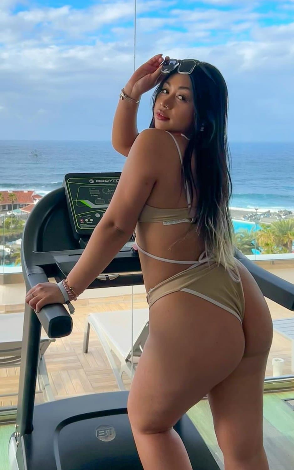 fat ass asian met in bali