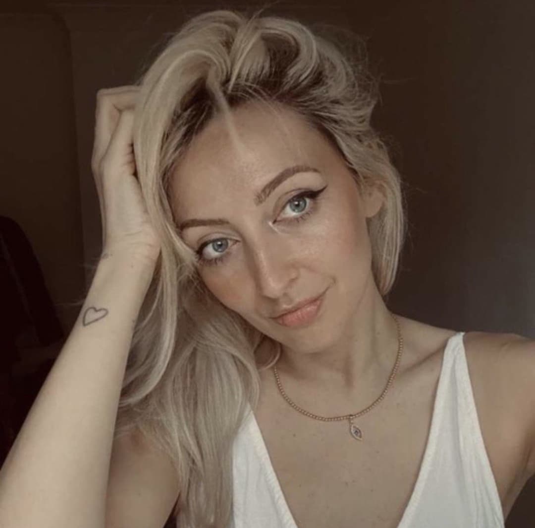 I think my crush Ellen knows how to attract fans