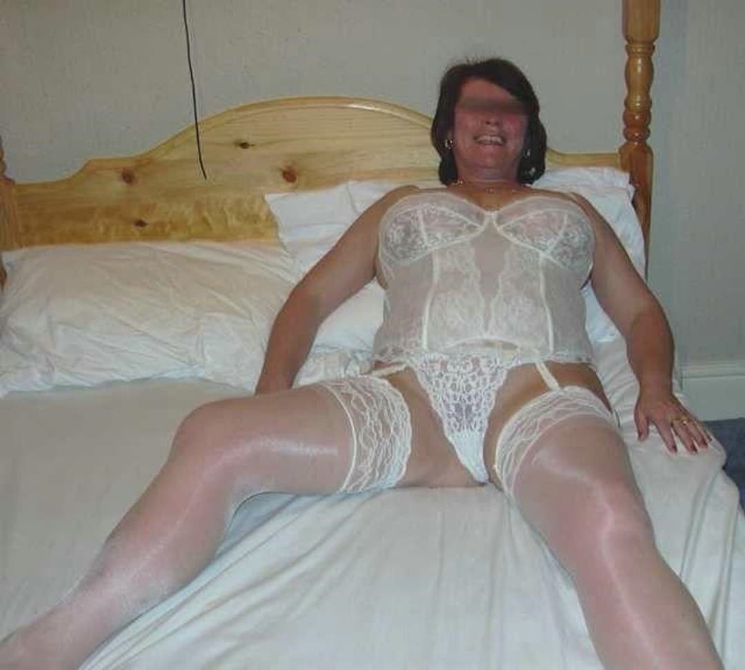 Click to view full size Amateur mature wives in pantyhose and stockings