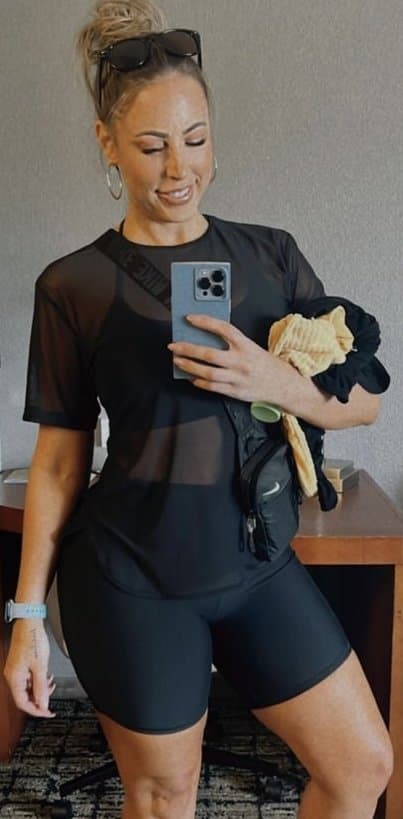 Click to view full size Texas TikTok milf Robyn fields