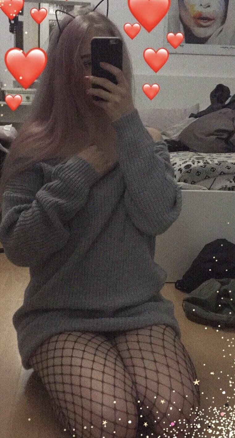 18yo Alternative Blonde Teen with Big Ass