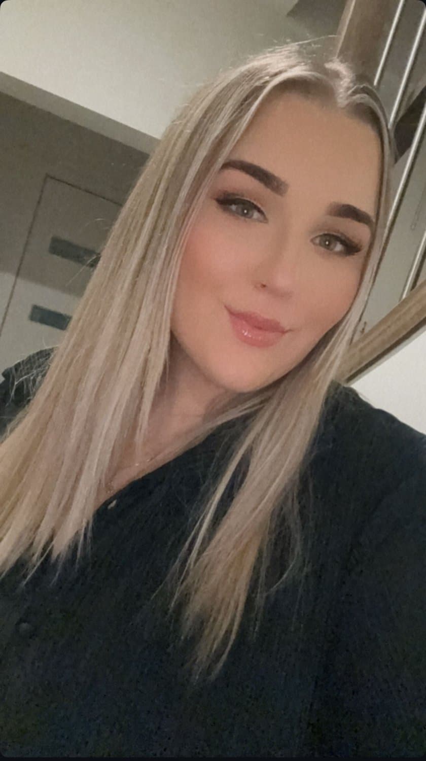 Kik fitfunseeker to discuss this blonde Aussie bbw and her fuckable face and DSLs. Tribs, edits, cap