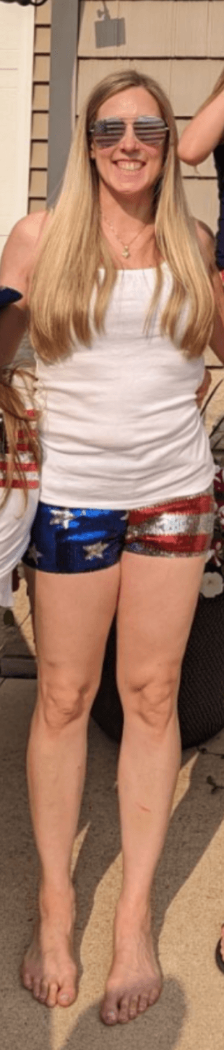 Gorgeous blonde MILF