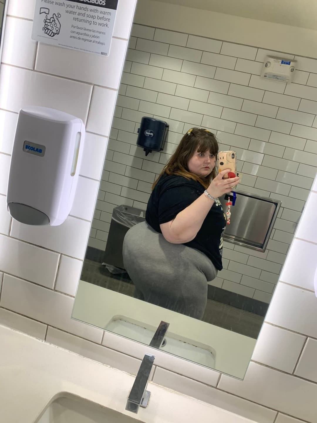 MASSIVE HUGE PAWG SSBBW BBW HUGE THICK BIG ASS GOONER MATERIAL