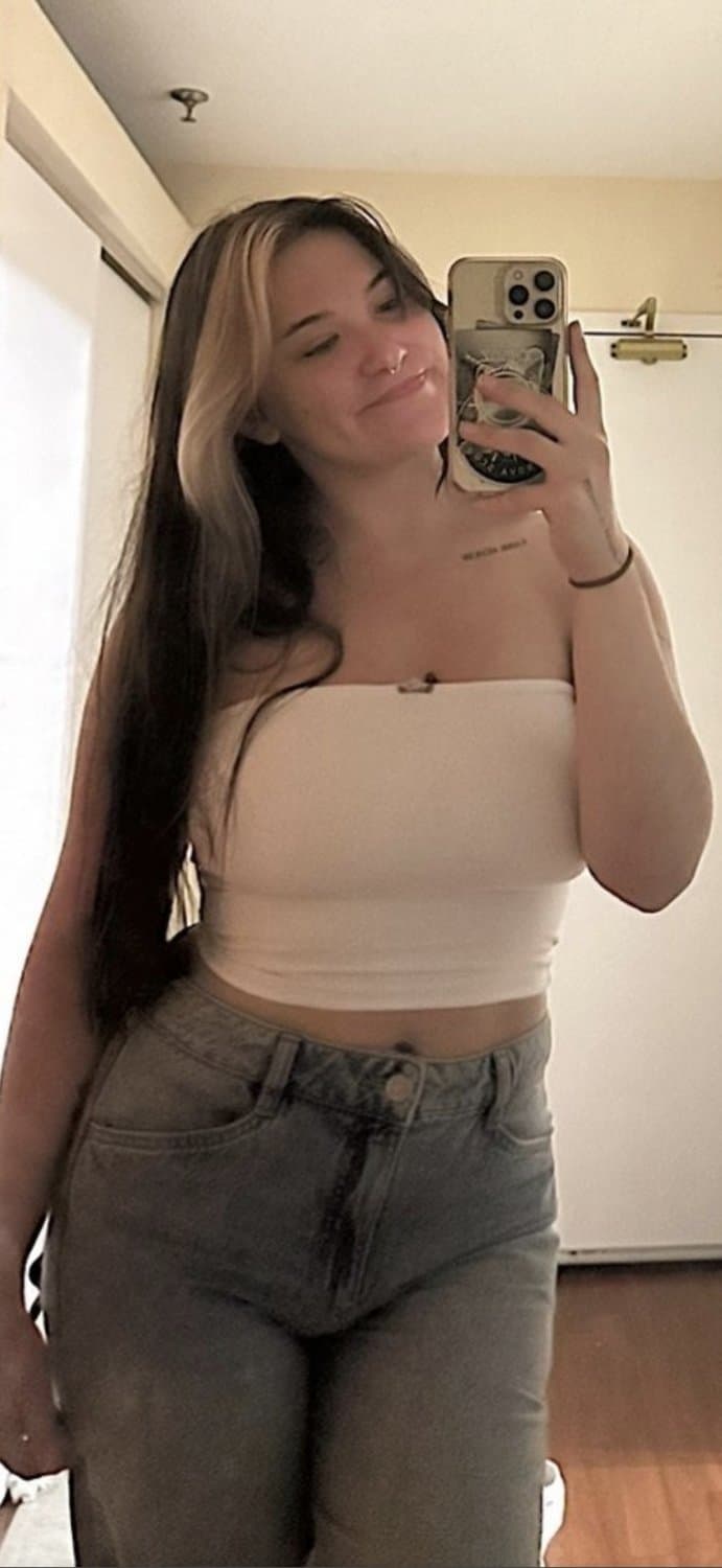 Long, fit & beautiful Canadian babe Marea