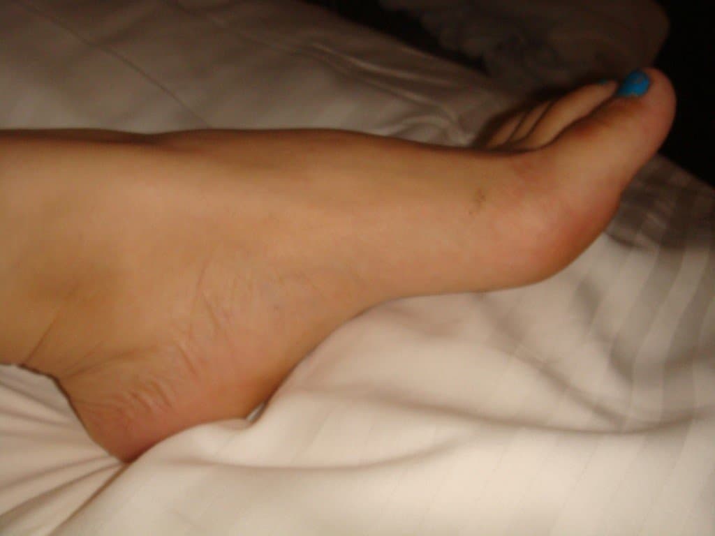 Fingernails are original color, toenails are blue, pussy is hairy