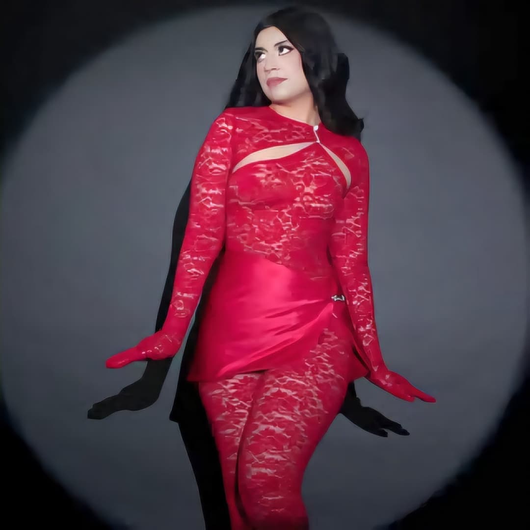 Chaparrita nalgona con algunos fakes