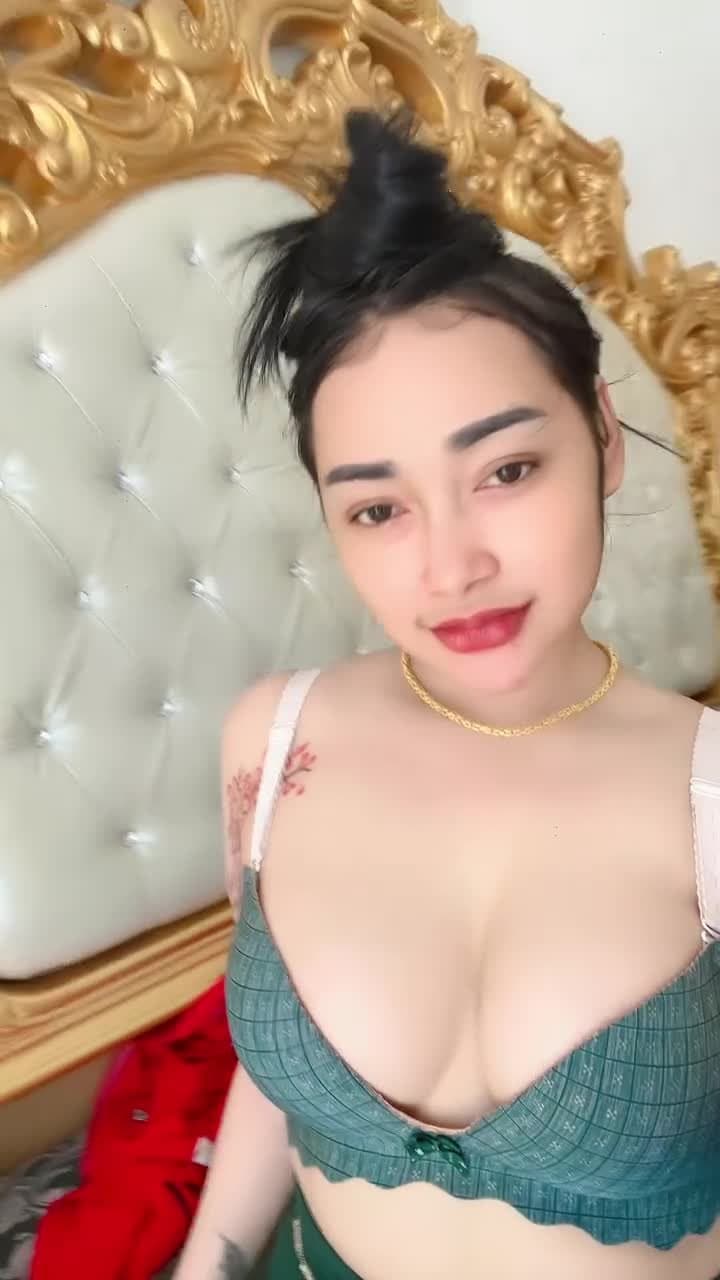 Jee Lin Bek nude