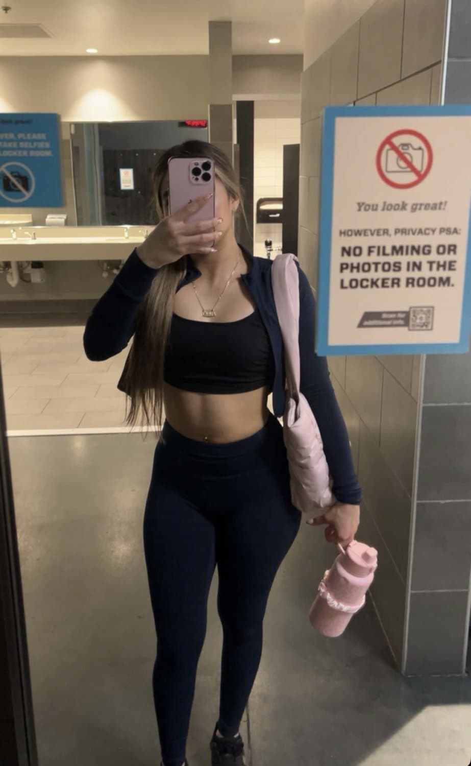 Pretty Face Pretty Feet AZ Latina