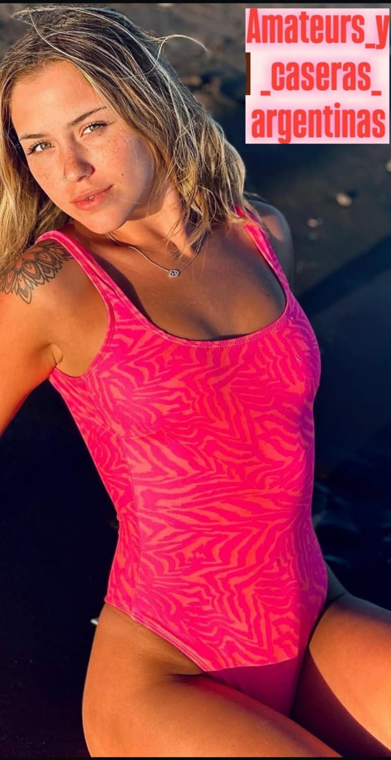 Megapost a pedido de muchos soldados. Una pendeja que se va soltando. V4LEN B0r3lli. Cap 3