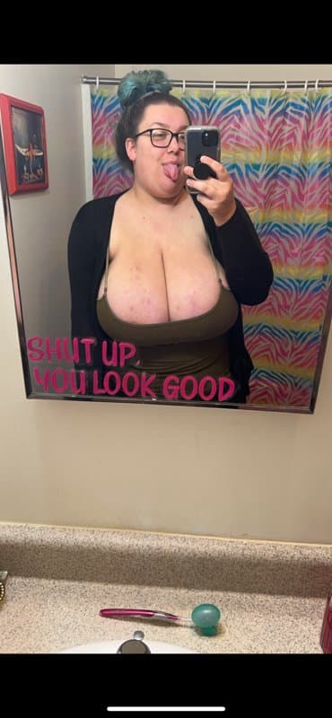 Fat white goon meat begging for bbc