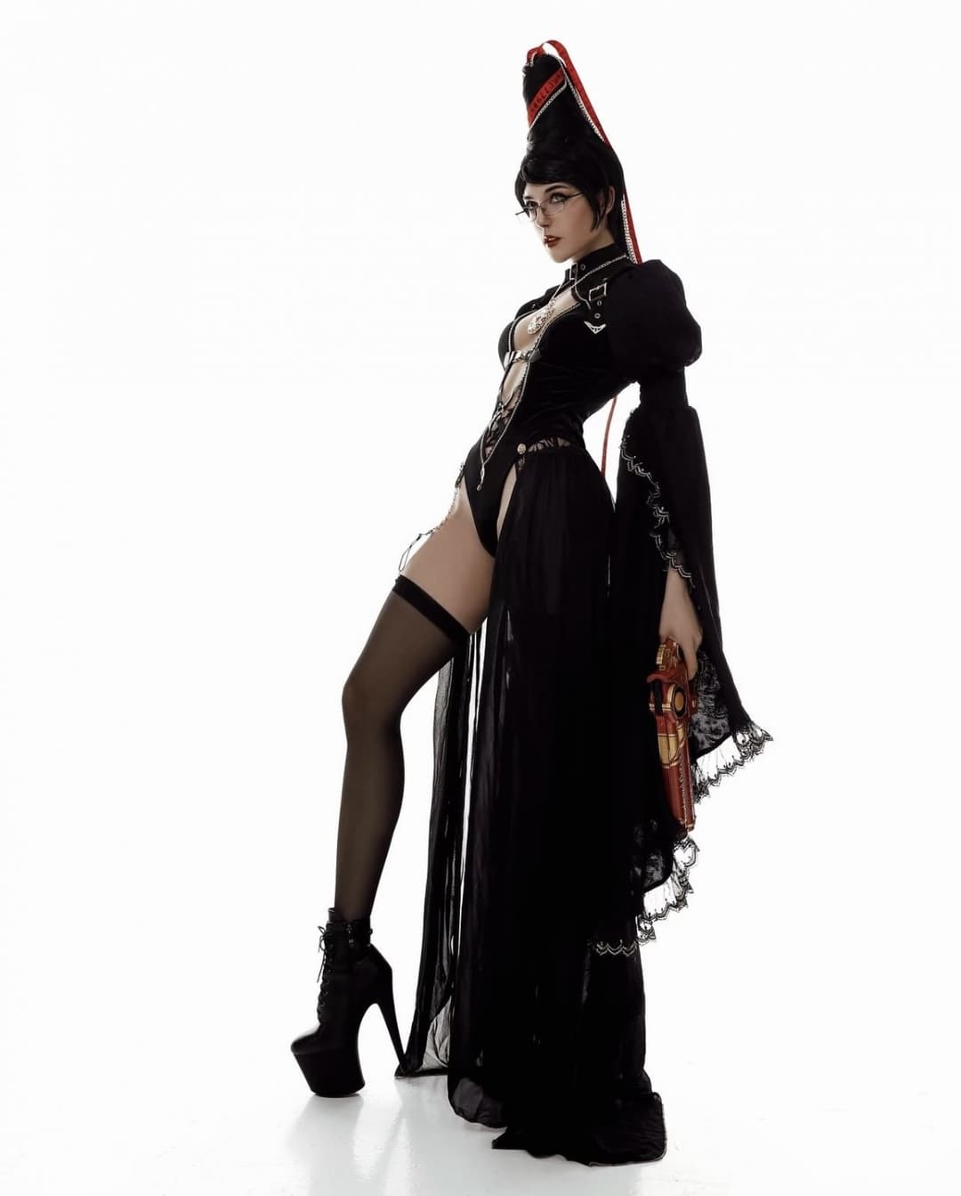 Spicy Witch Bayonetta. Stunning Hips & Long Legs. Cosplay