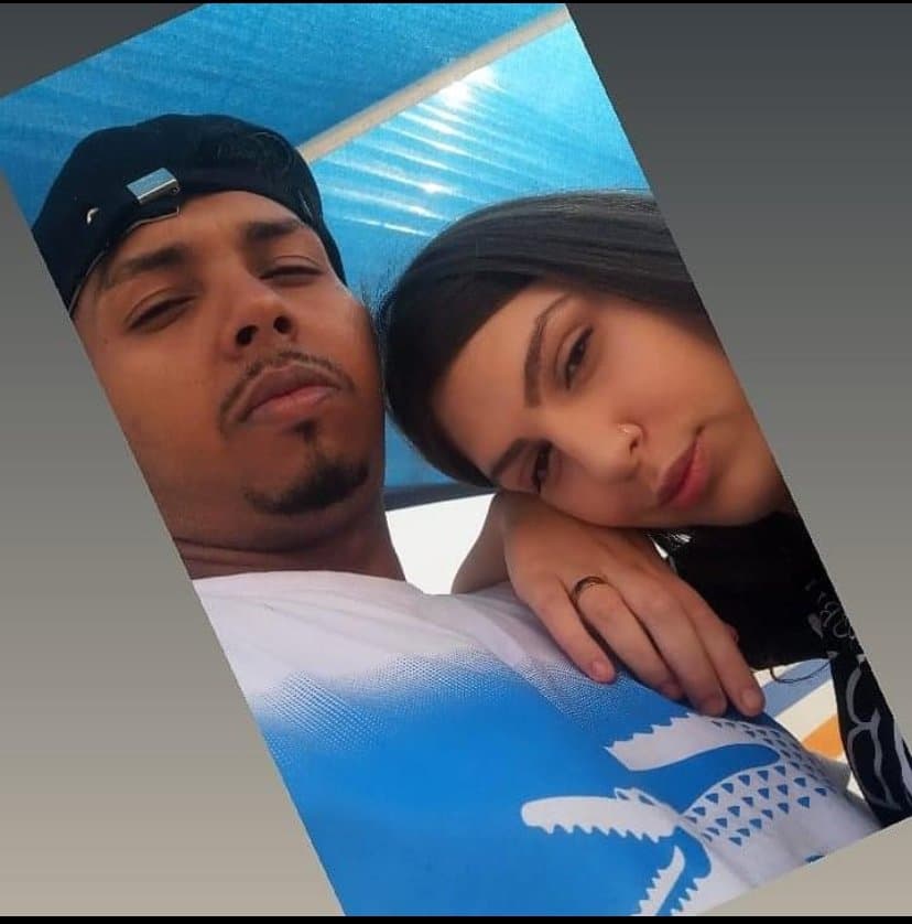 Novinha Traiu, gemeu gozou, mandou nudes e enganou o corno, engoliu o pau do playboy