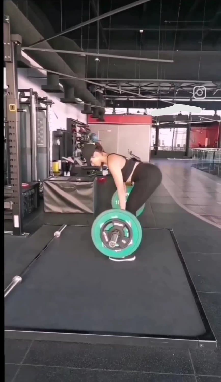 Sexy Arab Muslim slutty coach with a perfectly shaped big ass