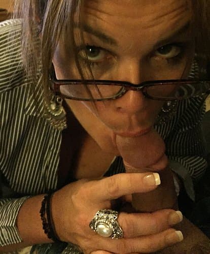 Lisa, Big Tit Granny from Devon UK - loves to swing and go dogging.