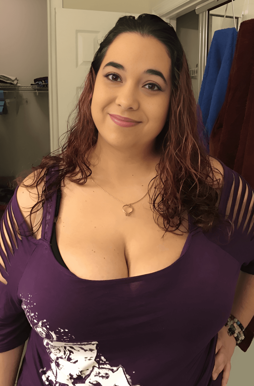 Showing My Tits To John My Husband Friend ?
