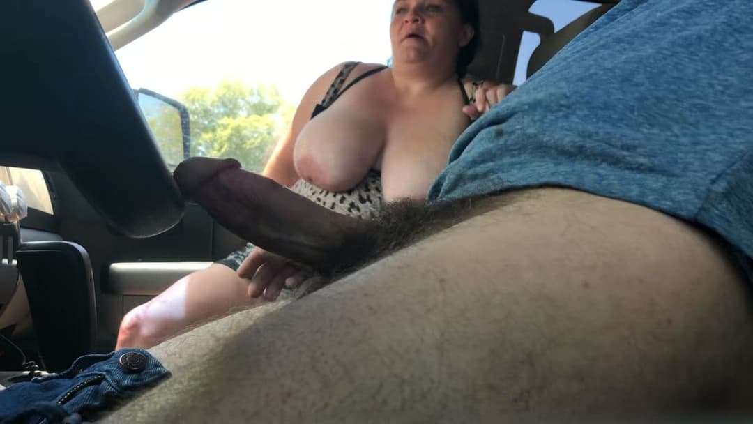 Big tit car gumjob no top teeth
