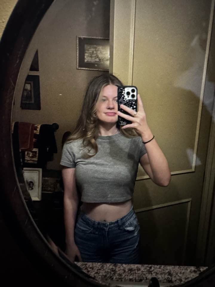 (Kik in album) msg sissy about his sister he likes to steal her dirty panties to taste them