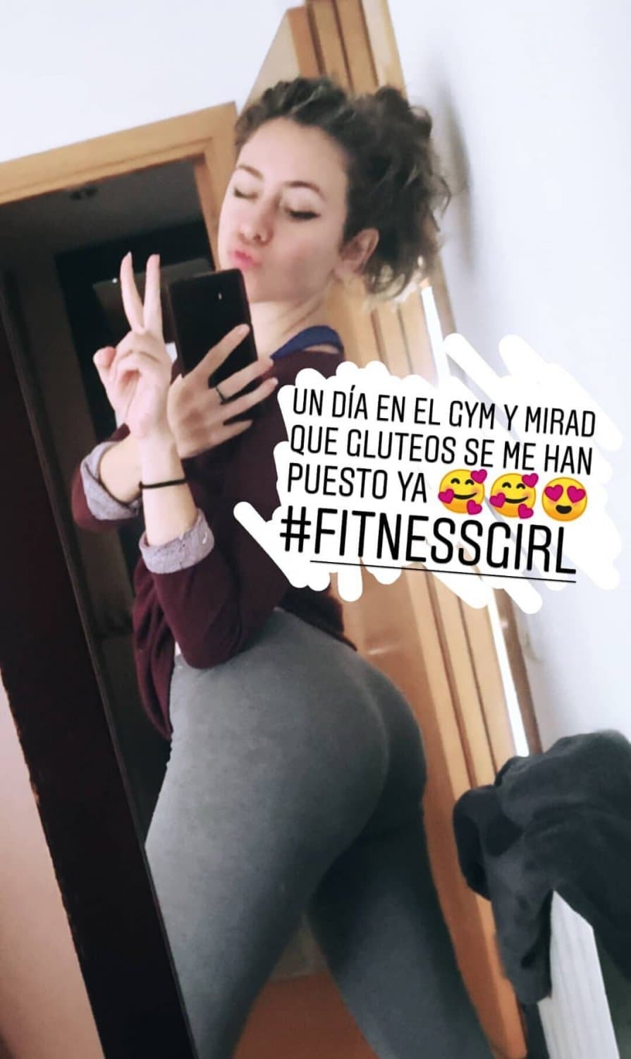 Para que se metan una paja con la buena para nada de Miare. Solo vale la pena por esa cola rica.