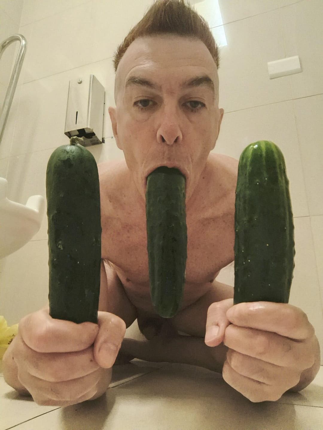 Gaypornfag adoro sborra cazzi e impalate anali