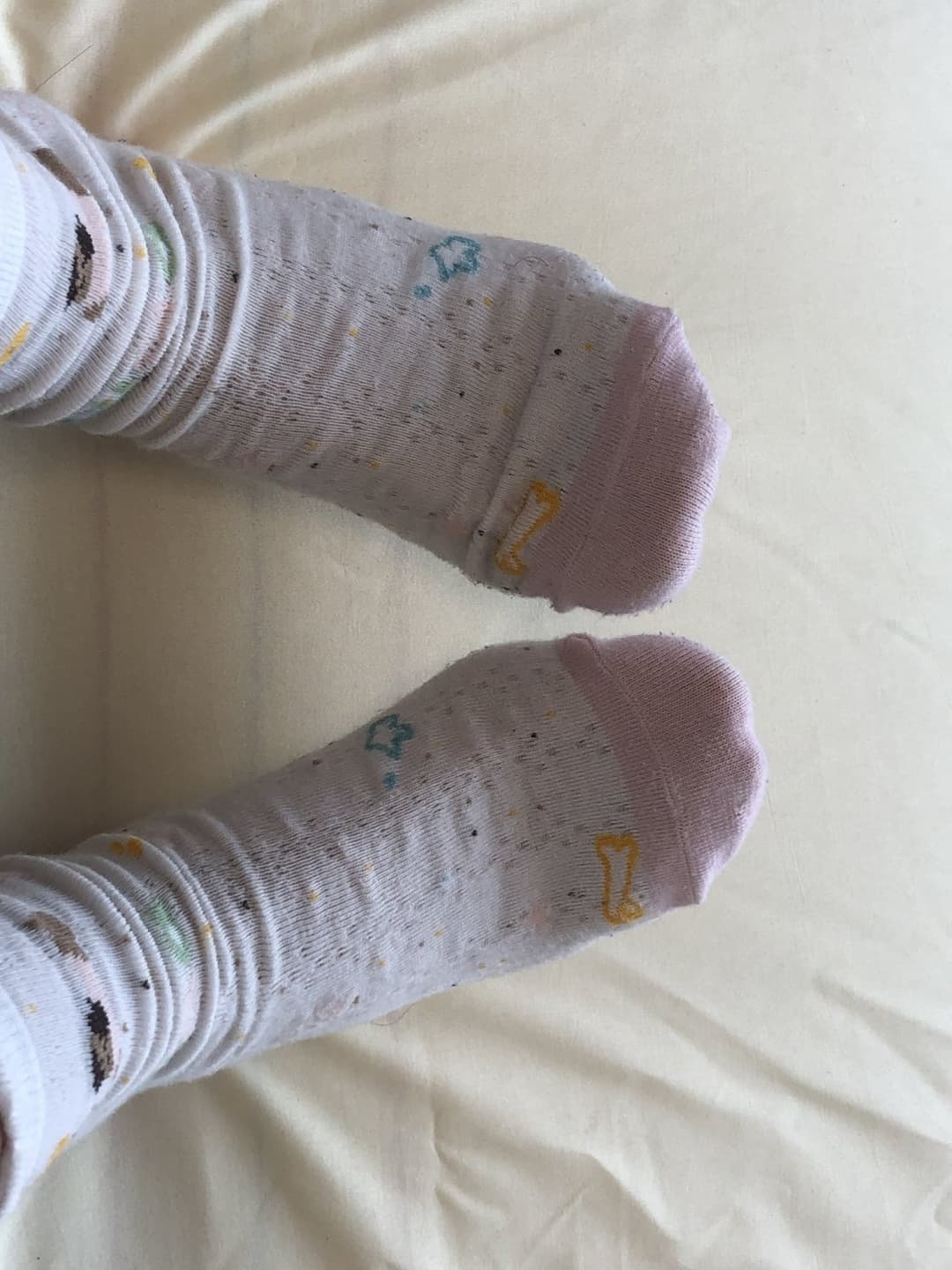 Asian feet / shoes & socks