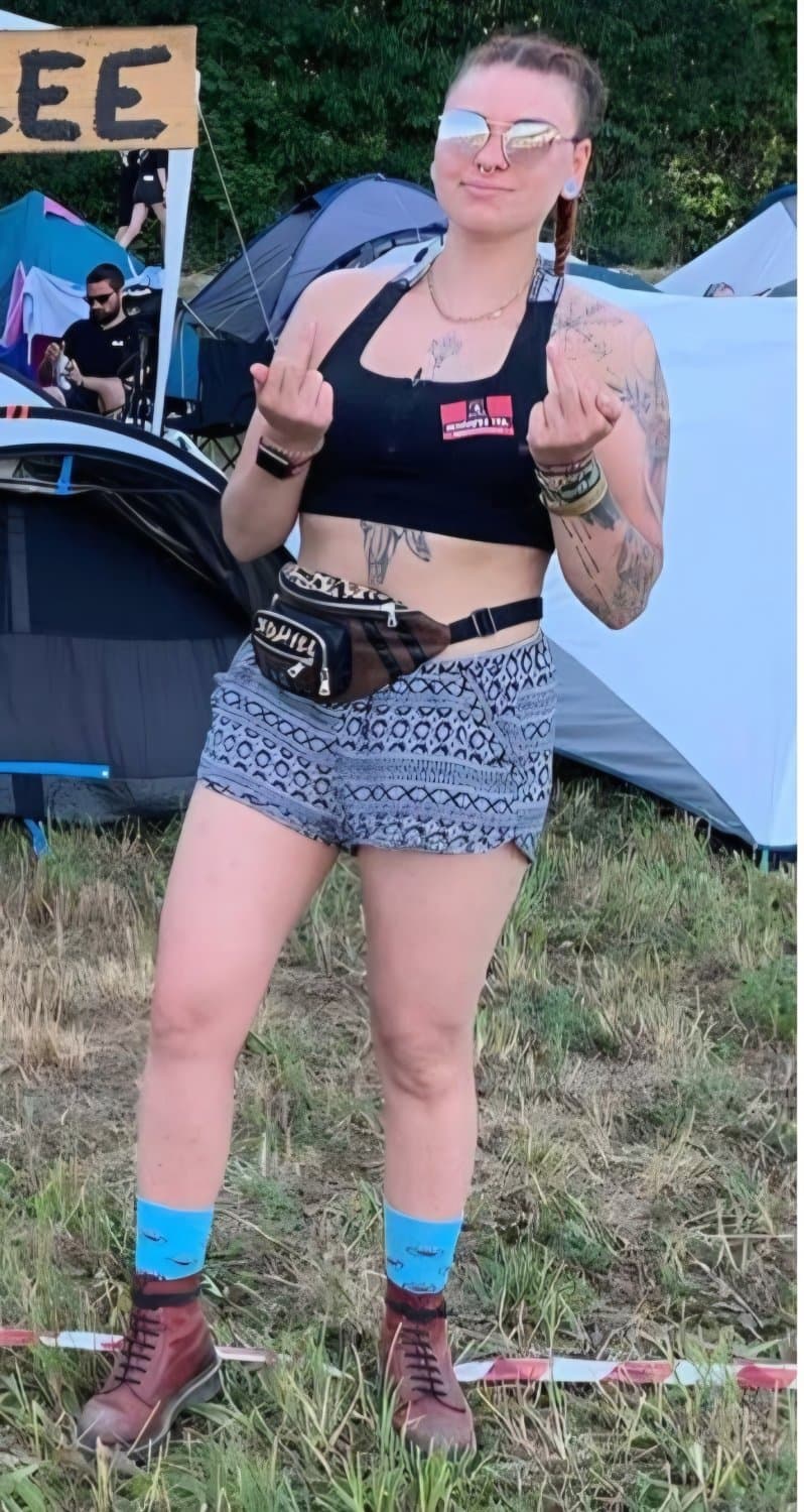 Fuck infront of friends or in the tent