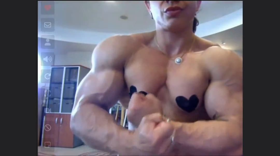 Mrs Leonova doing some bodybuilding nudism