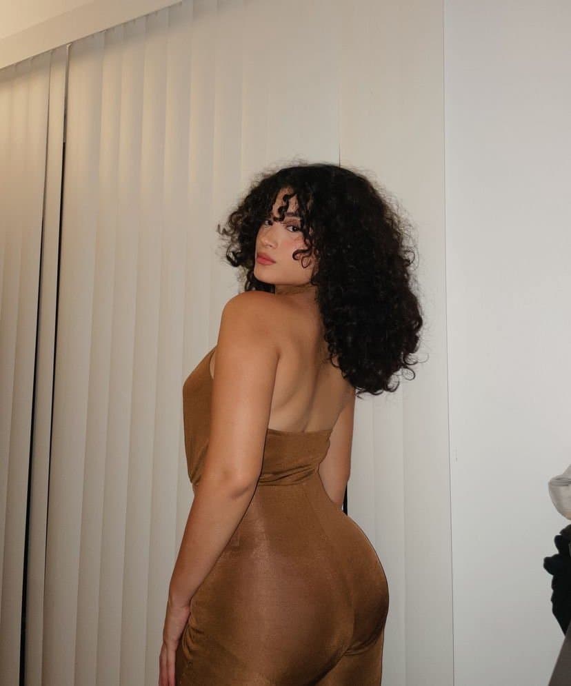 My cousin with her bigbutt