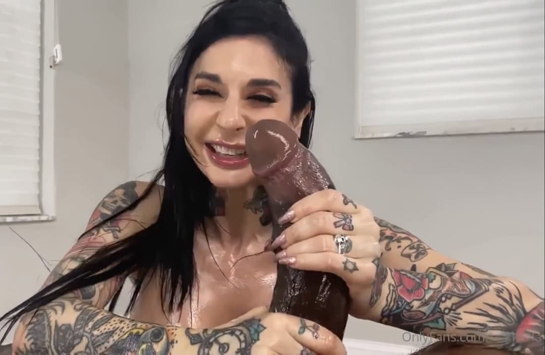 Big Black Cocks Need 2 Hands