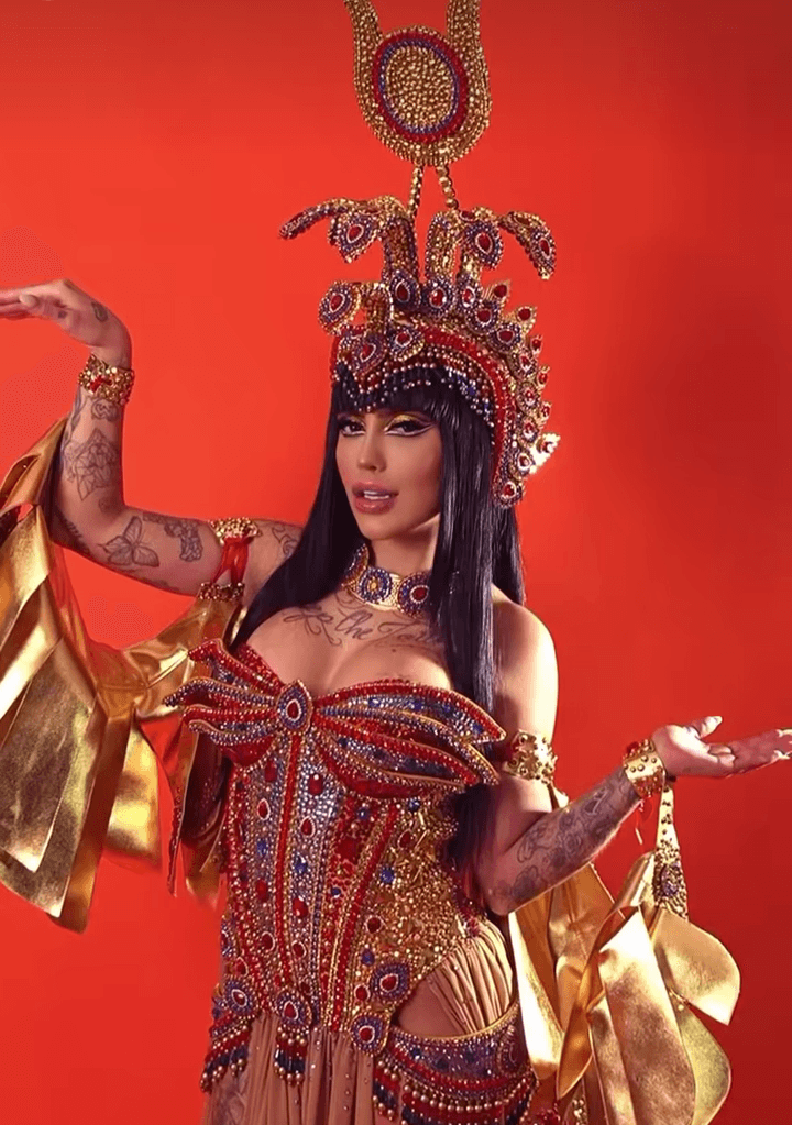 Cleópatra Mirella tá top