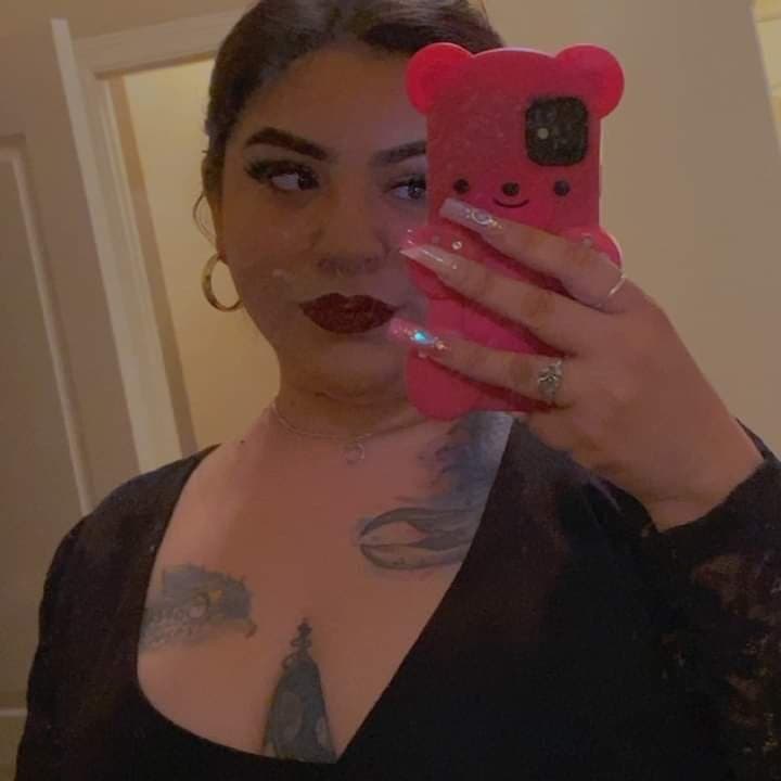 My nextdoor neighbors boyfriend got caught cheating, so she wanted to get revenge ?? she came over