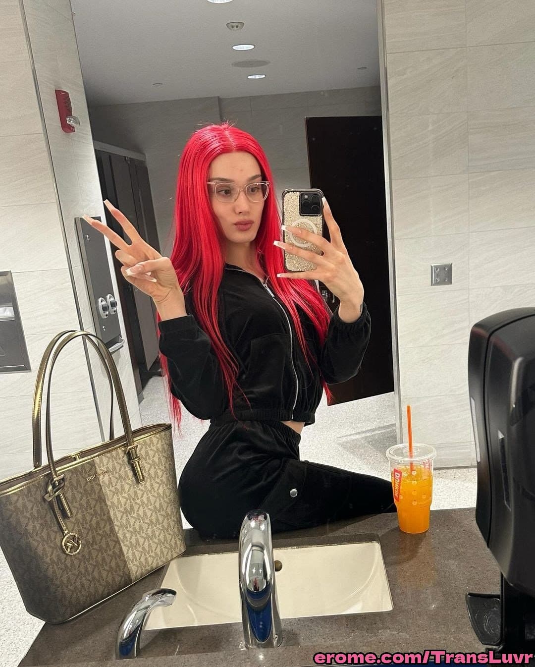 Snow Bunny Trans W Big Ass Takes A BBC Dildo Up Her Tight Asshole [Femboy, Shemale, Sissy, Trap]